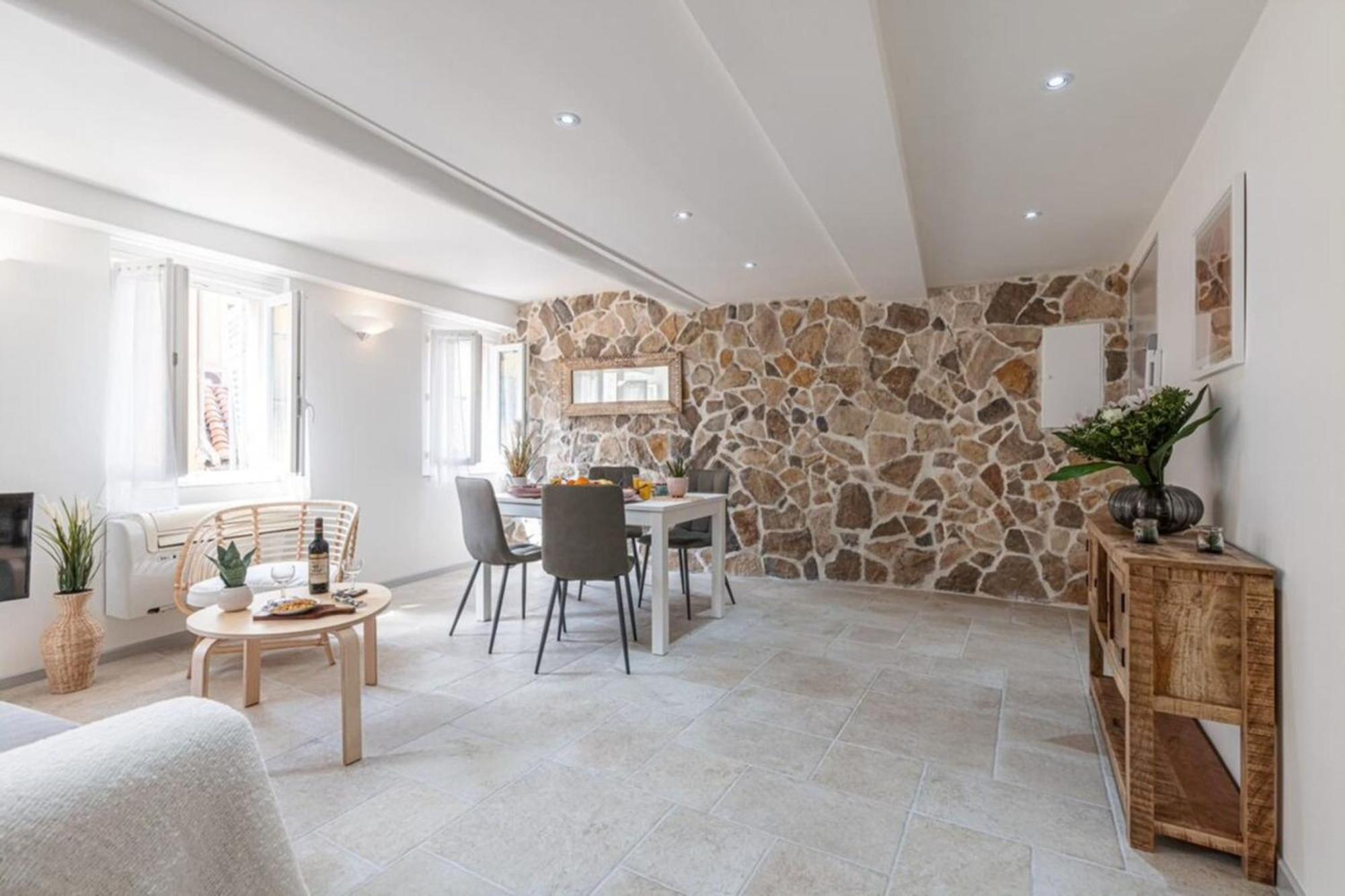 Apartment Malonat - Cosy In Old Town W Ac Nice